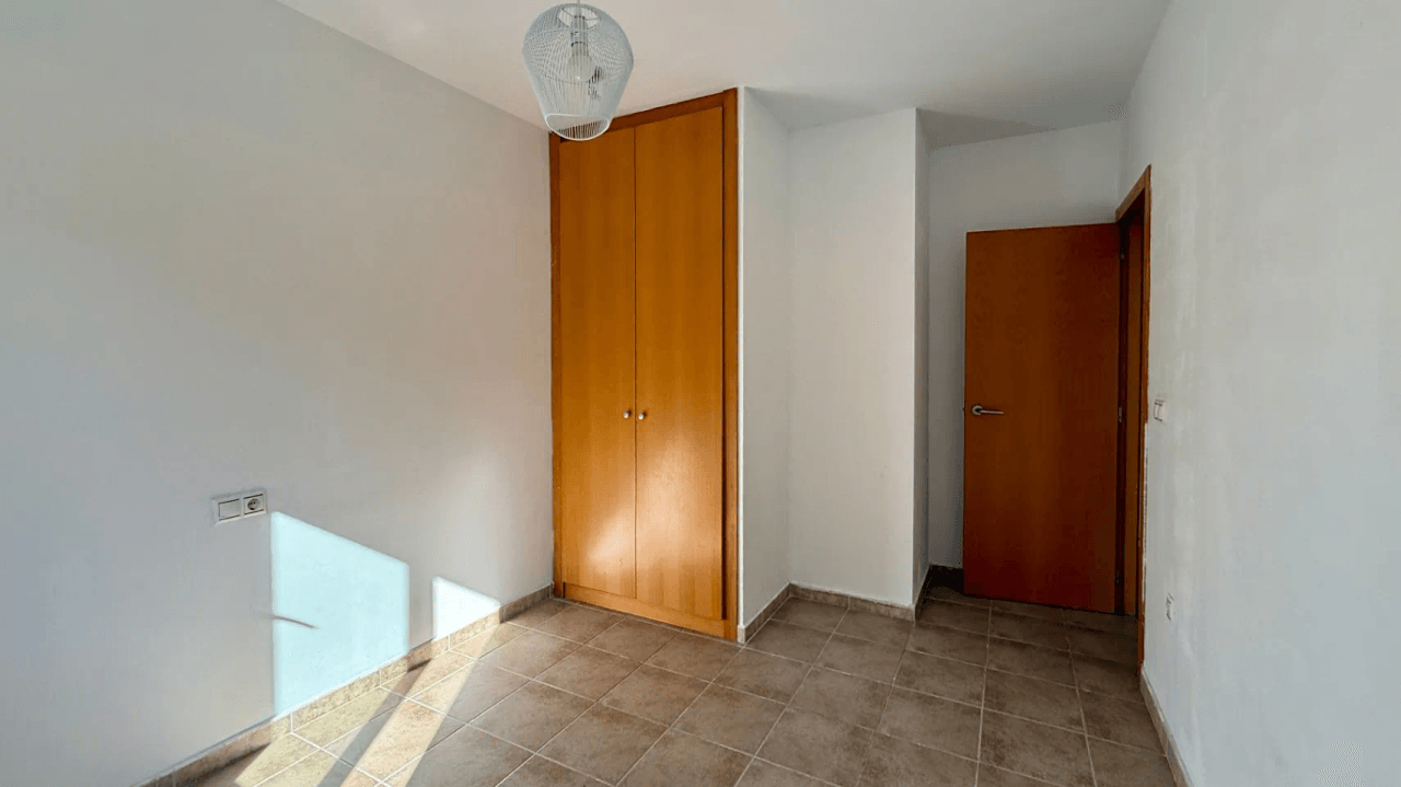 Bungalow entre Gandía y Oliva en venta con 3 habitaciones y jardín en estilo Mediterráneo