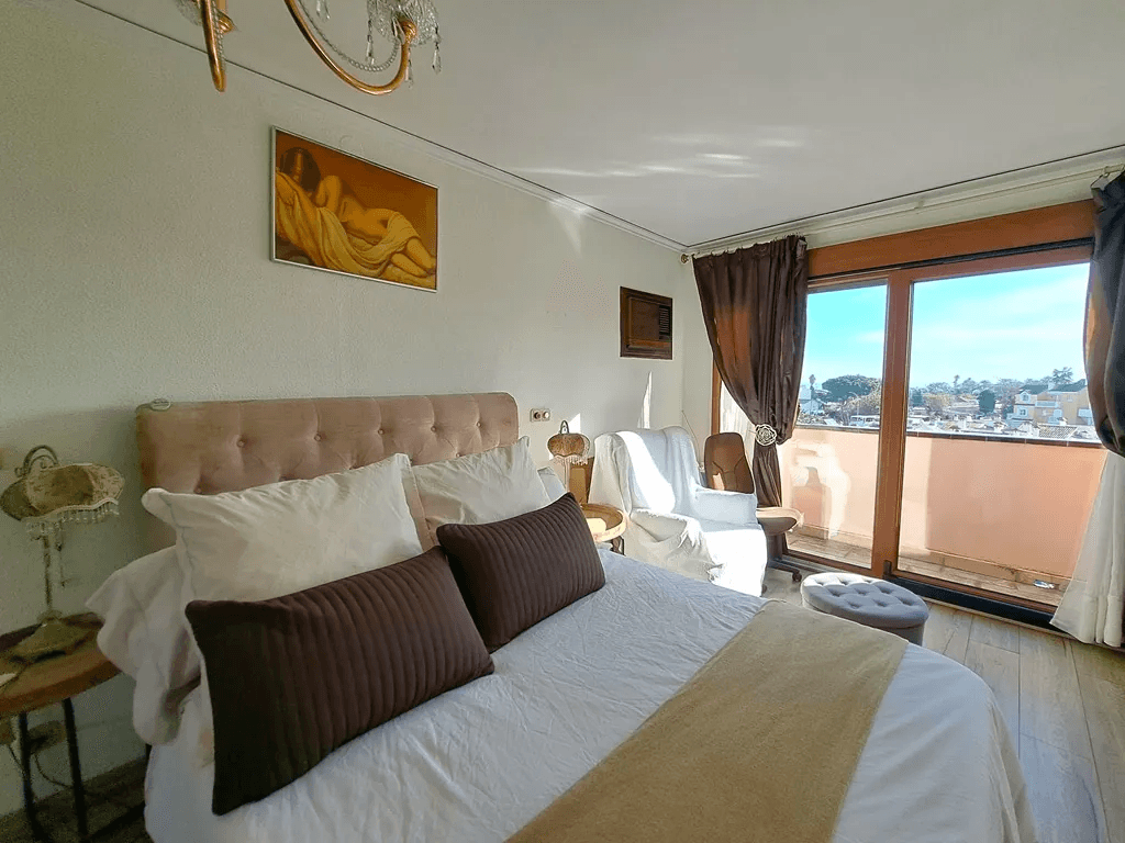 Ático con gran terraza y piscina para comprar en Dénia playa