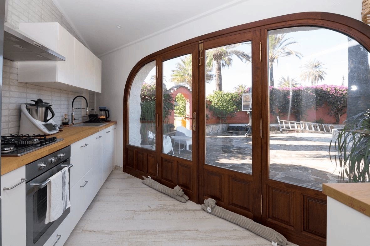 Villa mediterránea con gran parcela.