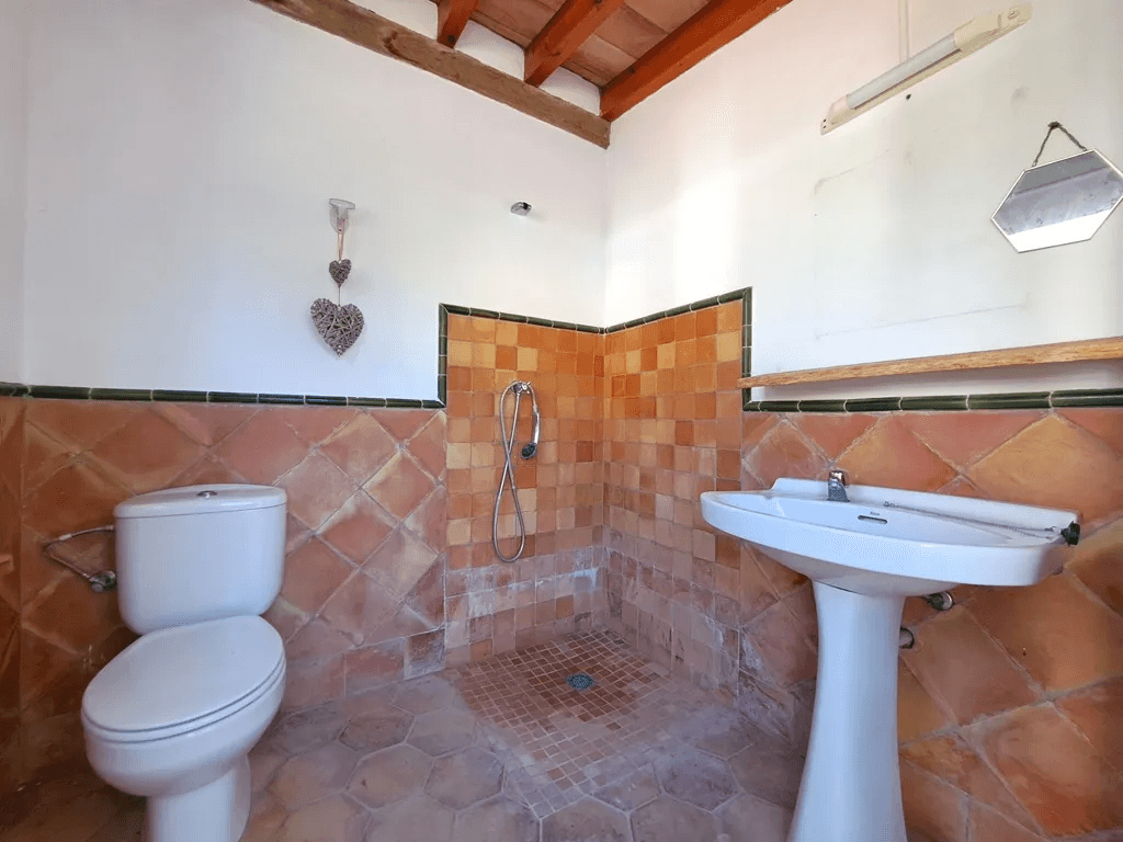 Villa familiar con piscina en venta en Orba