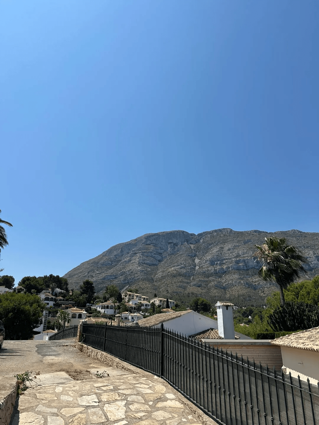 Chalet en Venta en Dénia con Vistas al Mar y la Montaña
