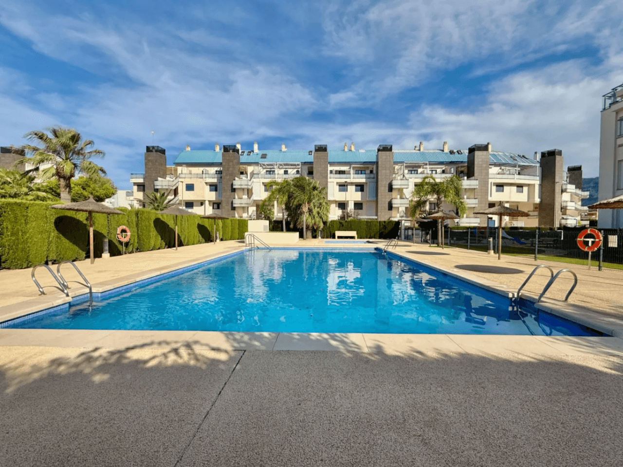 Espectacular apartamento en Denia con vistas abiertas, situado a 120m de la playa y 850m de la ciudad