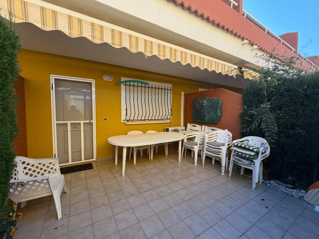 Bungalow en venta de 3 dormitorios en Denia, Alicante