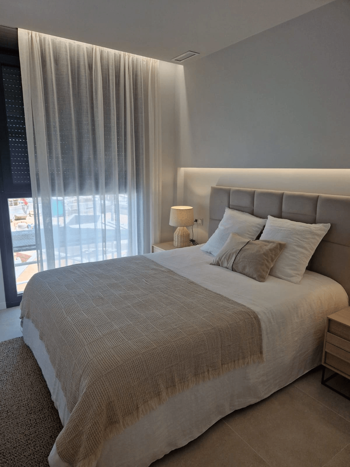 Nueva promoción de viviendas de lujo/apartamentos en primera linea de playa de Denia .