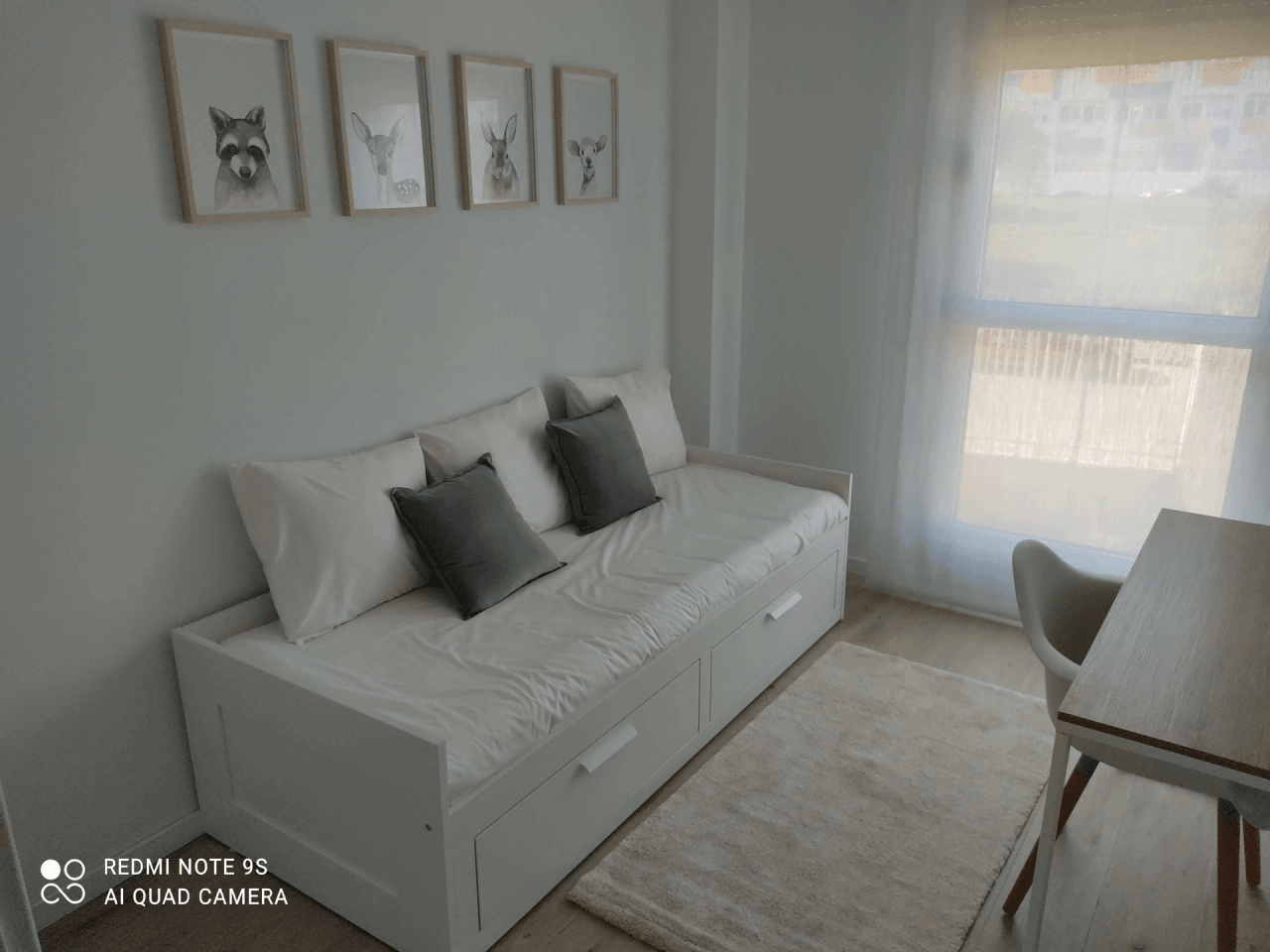 Apartamentos de lujo de 2 D/2B a poco distancia de la playa y la Marina.