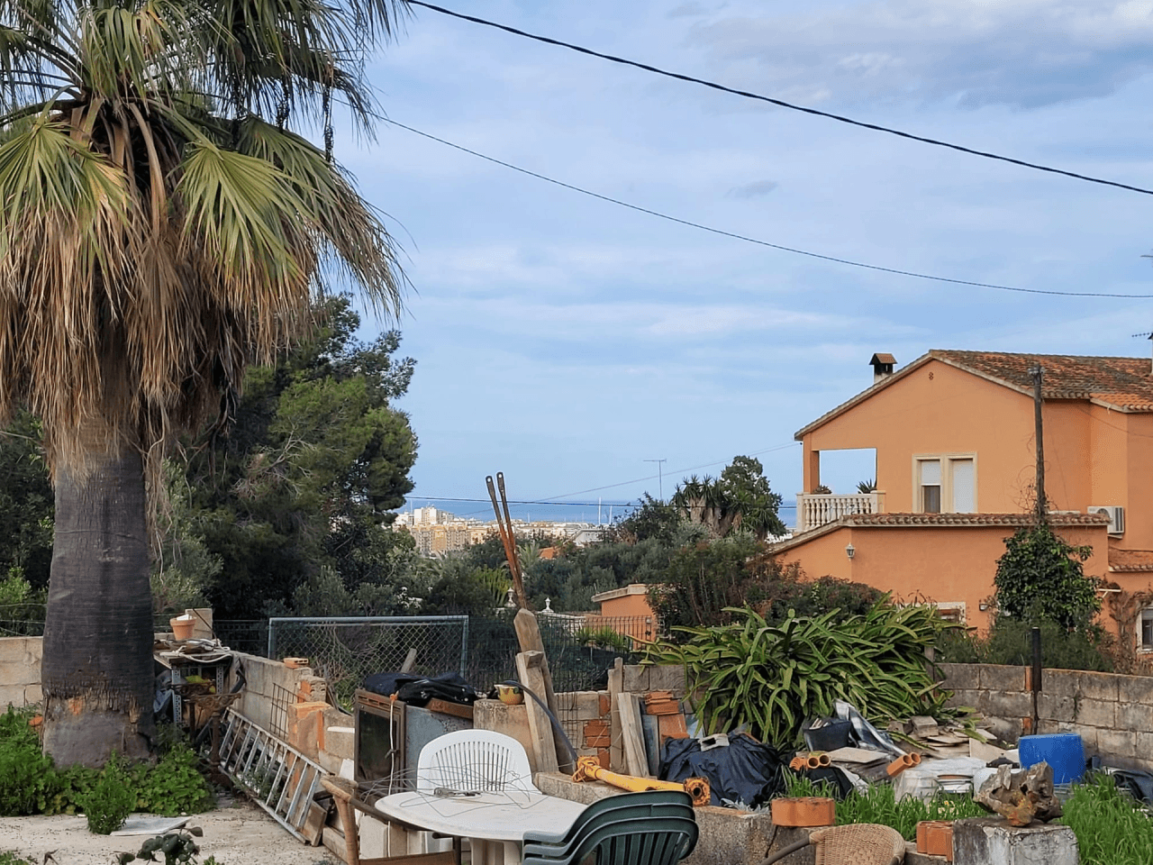 Se vende Chalet con parcela en Denia