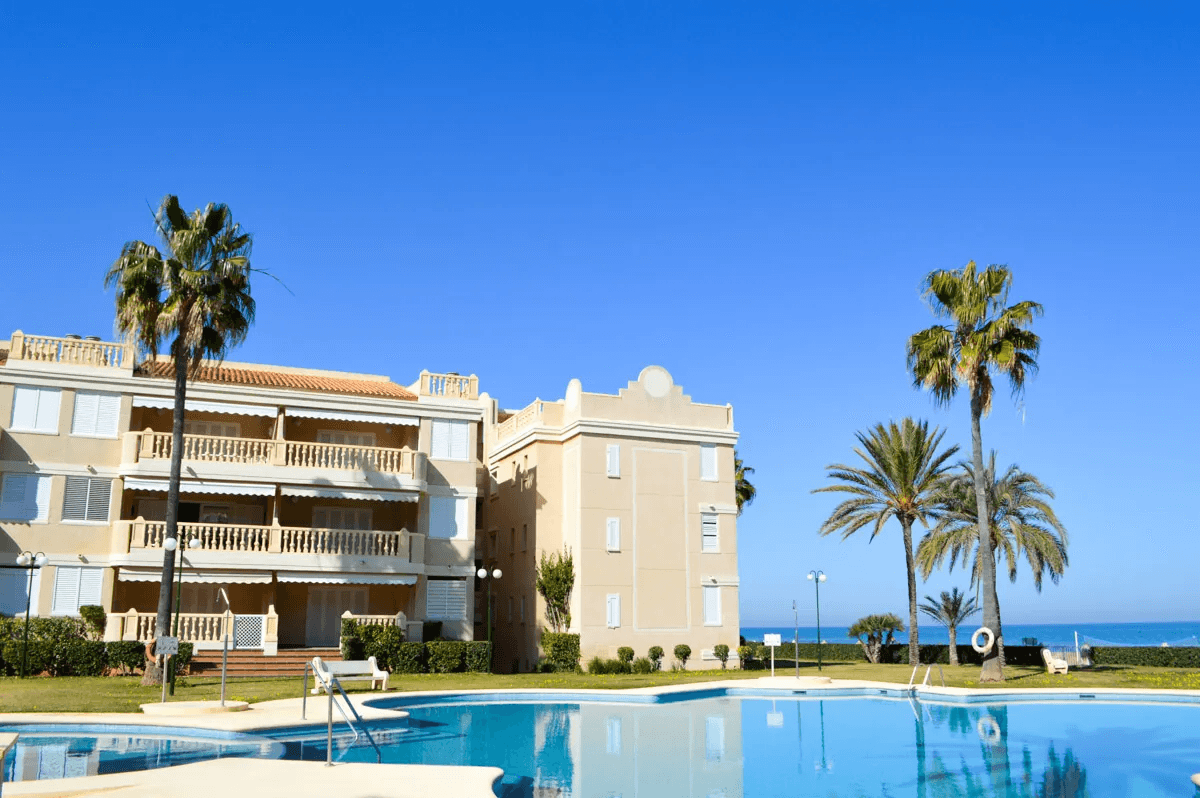 Apartamento 2 dormitorios con vistas al mar en venta en Dénia