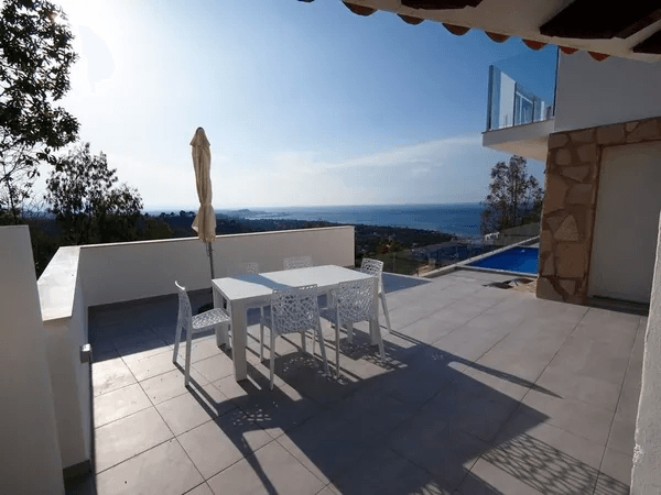 Villa en Las Rotas – vistas panormicas, de las pocas que ya quedan en Denia!