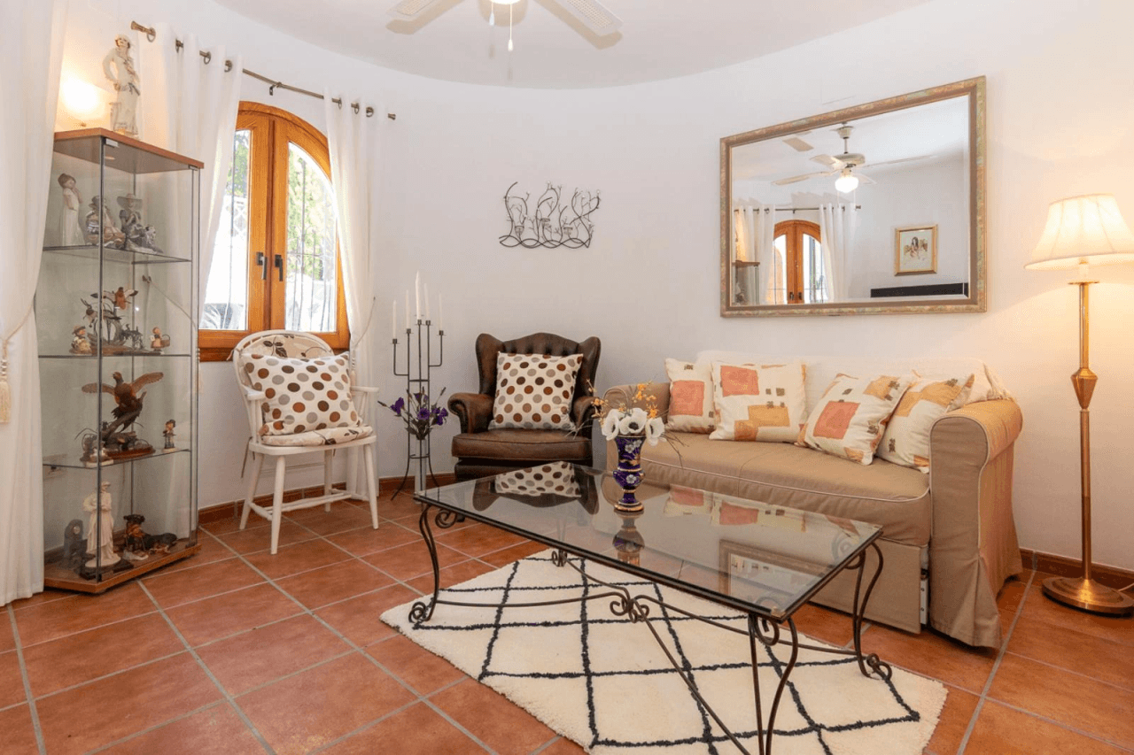 Villa con piscina y vistas a la montaña - Benigembla