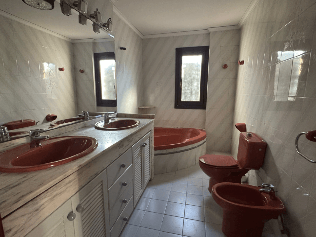 Chalet en venta en Denia, El Montgó: 3 dormitorios + altillo y piscina.