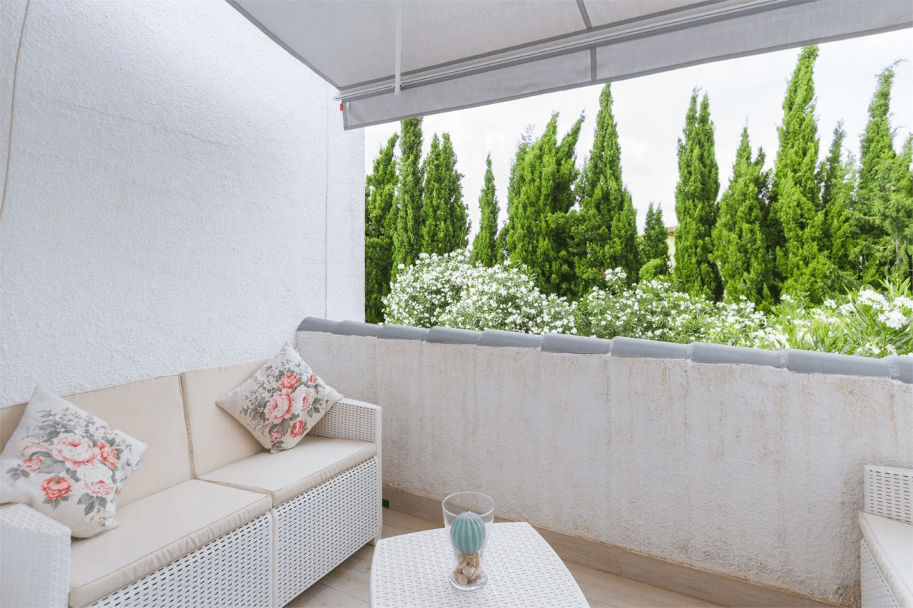 Bungalow con piscina comunitaria en Pedreguer
