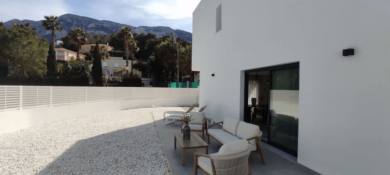 Chalet  moderno  de  nueva   construcción    listo  para entrar