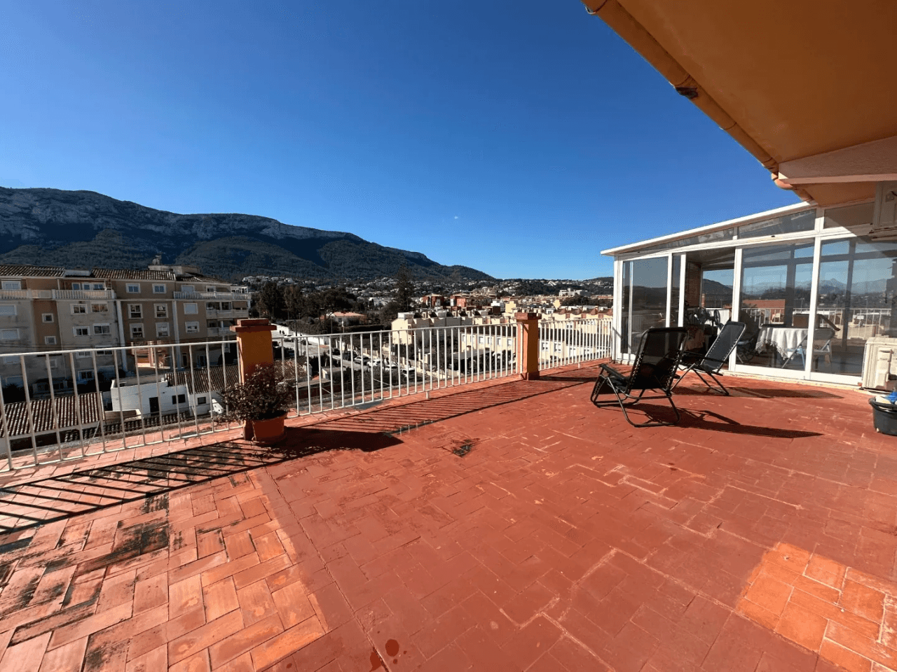 Ático en Venta en Dénia con Vistas Panorámicas