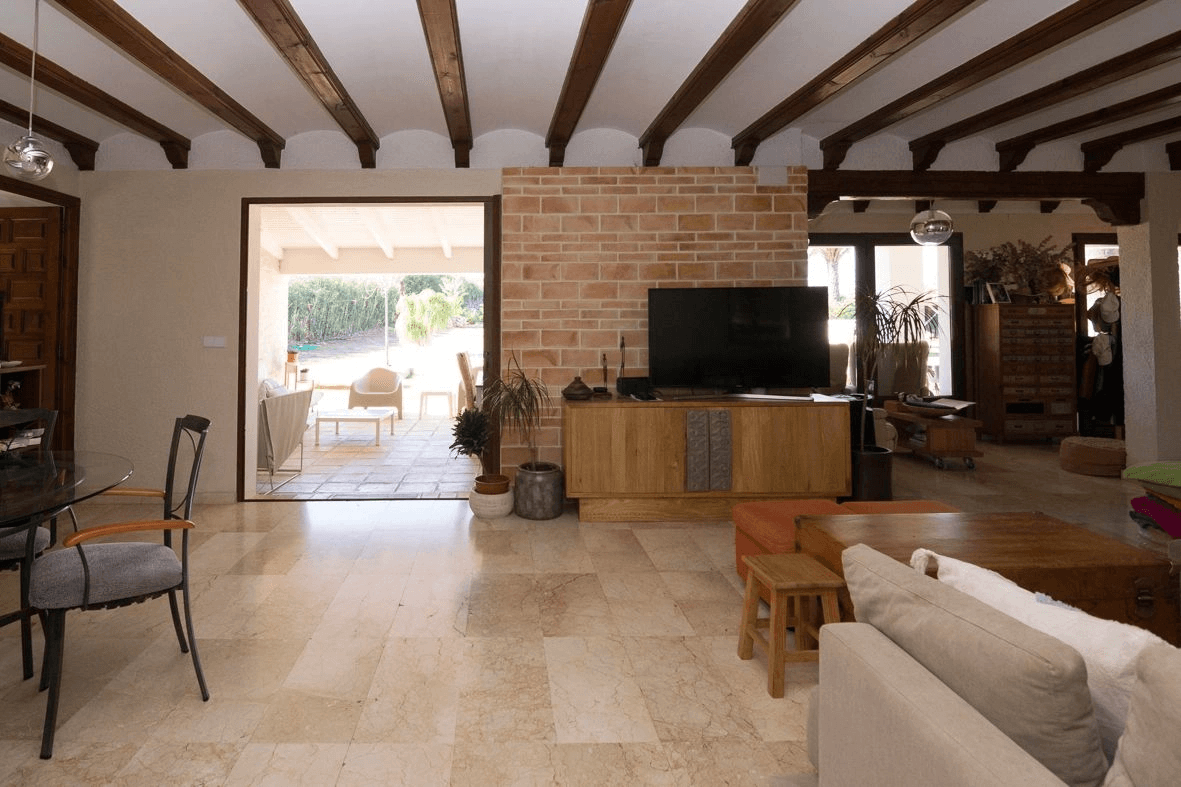 Villa mediterránea con gran parcela.