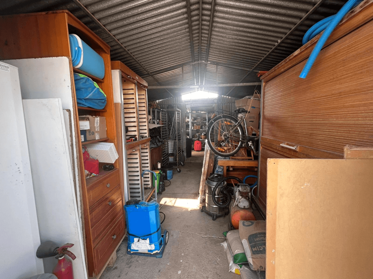 Chalet situado junto al casco urbano de Dénia, muy cómodo.