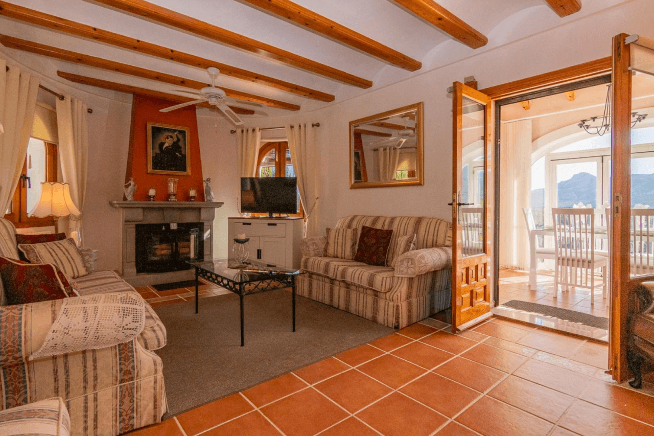 Villa con piscina y vistas a la montaña - Benigembla