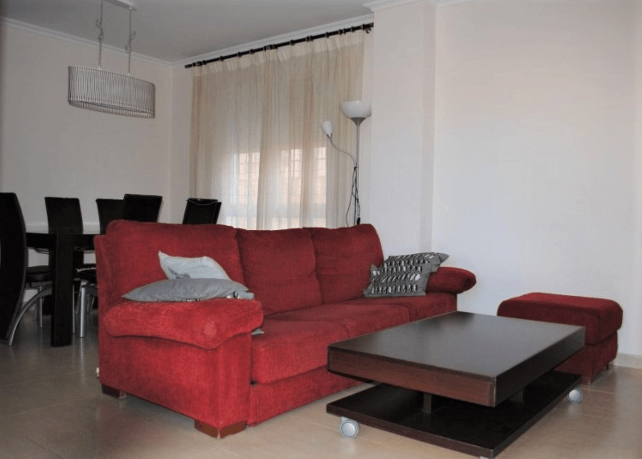 Apartamento en Denia en planta baja de 2 dormitorios y terraza privada en venta