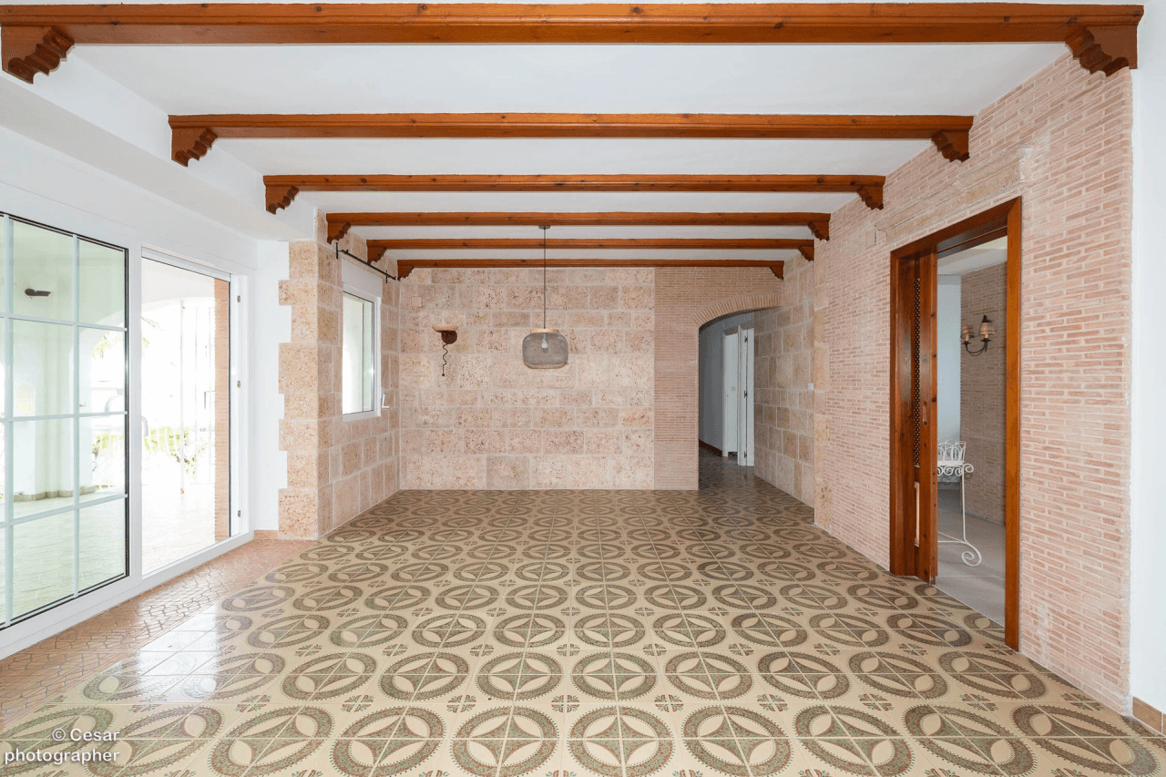 Chalet en venta en Primera Línea Marinas, Denia: 6 habitaciones, piscina privada.