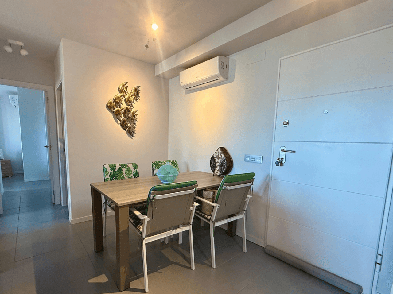 Espectacular apartamento en Denia con vistas abiertas, situado a 120m de la playa y 850m de la ciudad