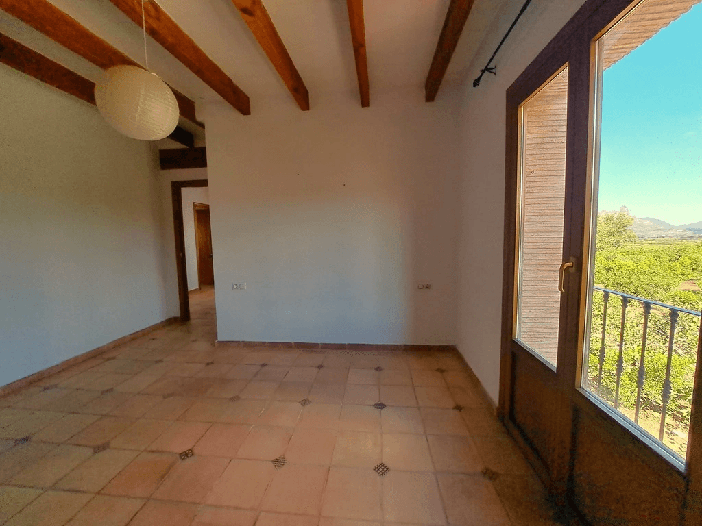 Villa familiar con piscina en venta en Orba