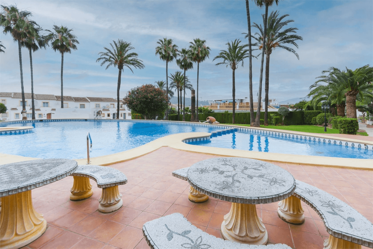 Bungalow con piscina comunitaria en Pedreguer