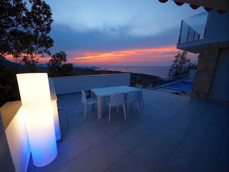 Villa en Las Rotas – vistas panormicas, de las pocas que ya quedan en Denia!