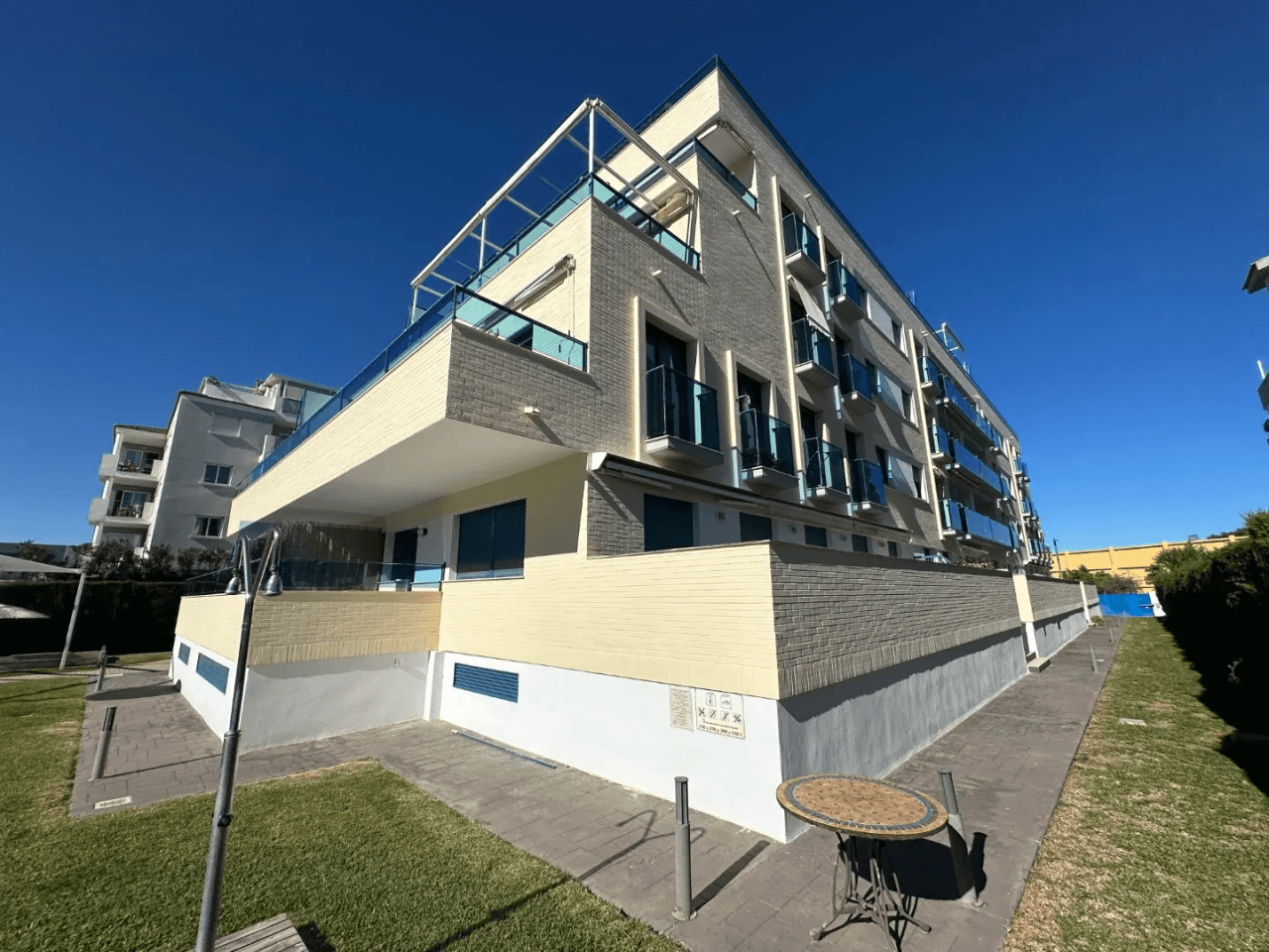 Apartamento en venta de 3 habitaciones en Denia, Alicante.