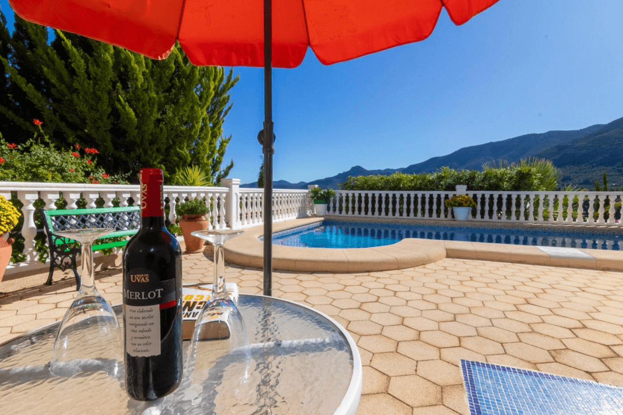 Villa con piscina y vistas a la montaña - Benigembla