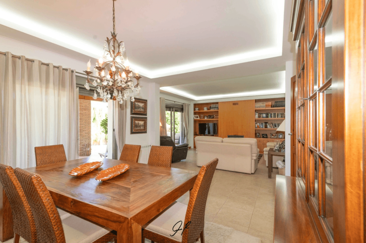 Chalet de lujo en excelente zona Residencial- Denia