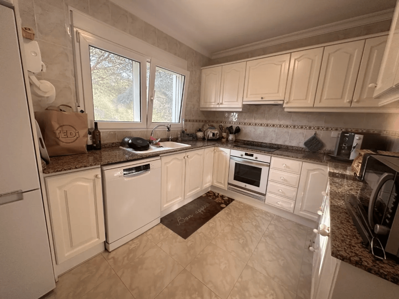 Lujoso Chalet con parcela amplia en venta en Denia