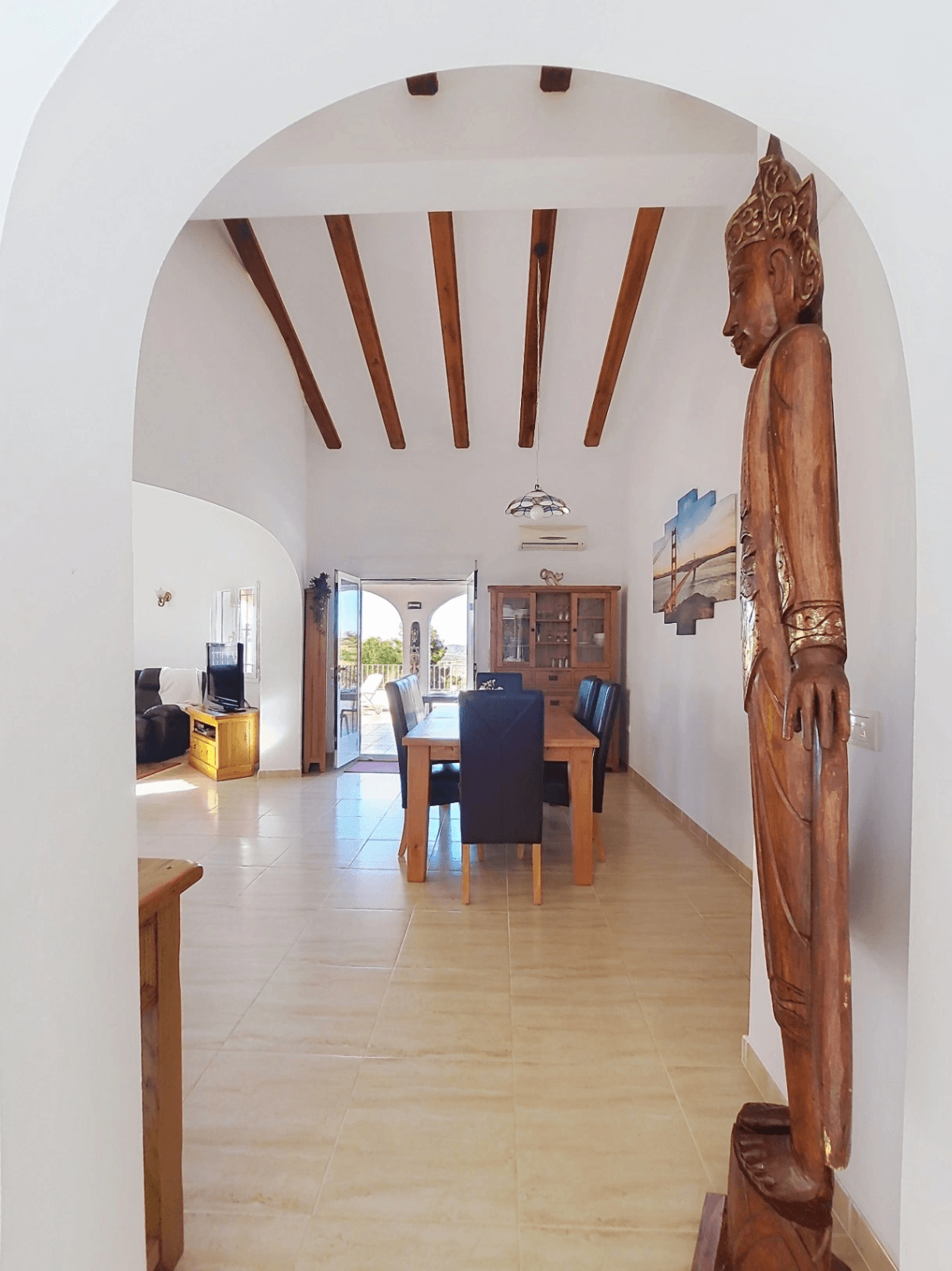 Villa con piscina y vistas abiertas en Monte Pego