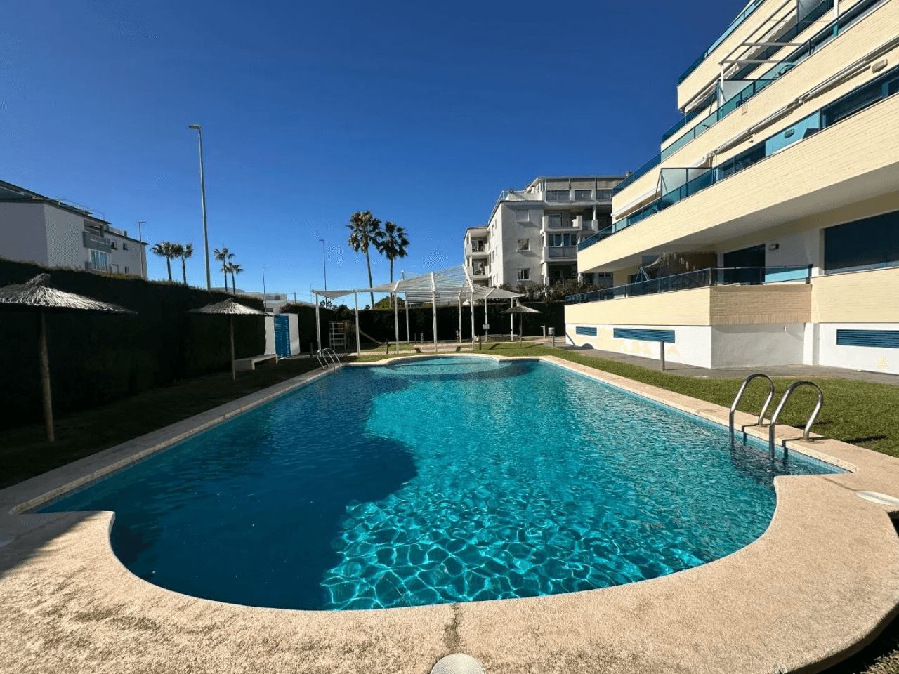 Apartamento en venta de 3 habitaciones en Denia, Alicante.