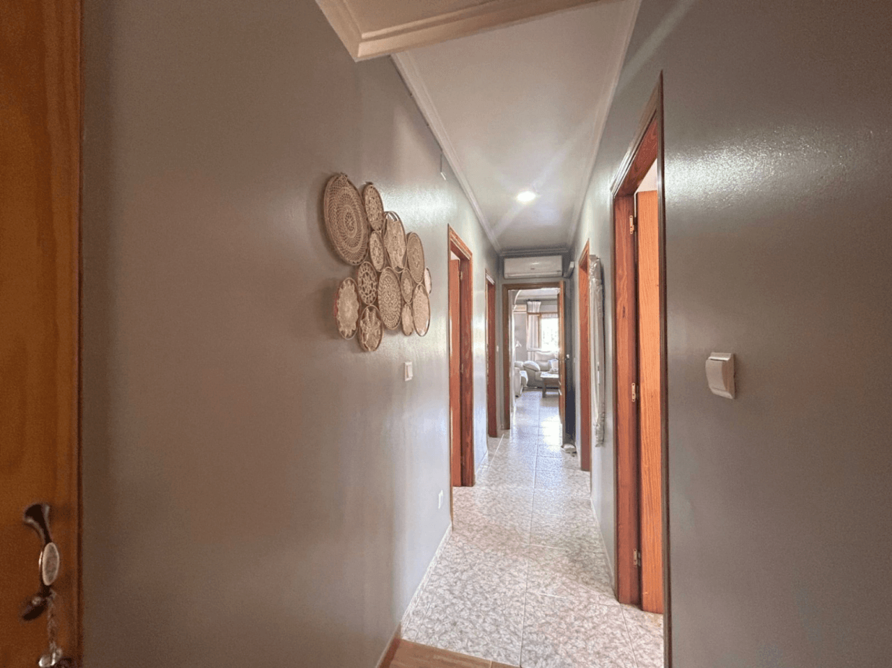 Chalet situado junto al casco urbano de Dénia, muy cómodo.