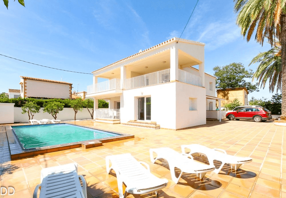 VILLA FUMATELL