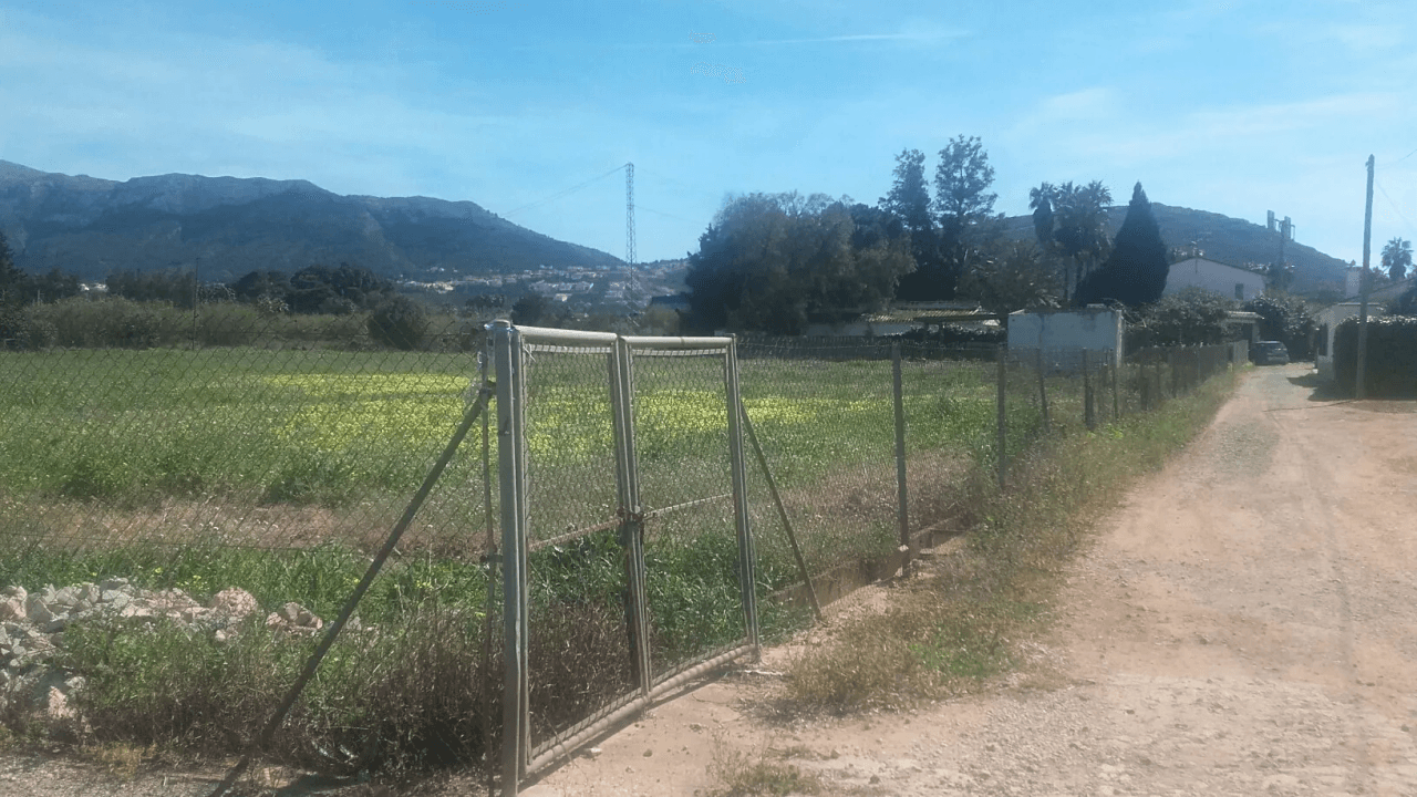 Finca rústica con posibilidad de construcción