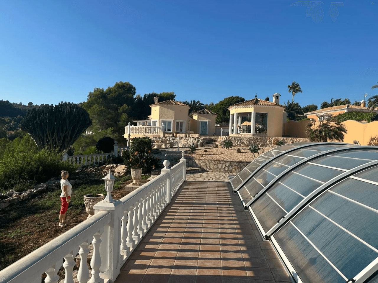 Lujoso Chalet con parcela amplia en venta en Denia