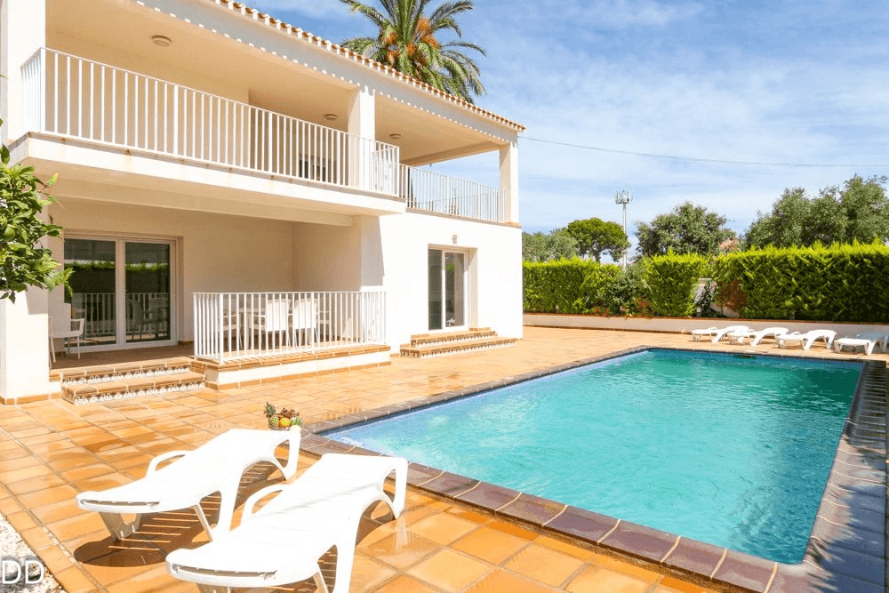 VILLA FUMATELL