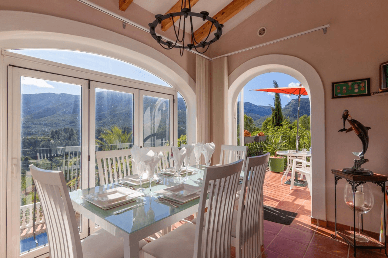 Villa con piscina y vistas a la montaña - Benigembla