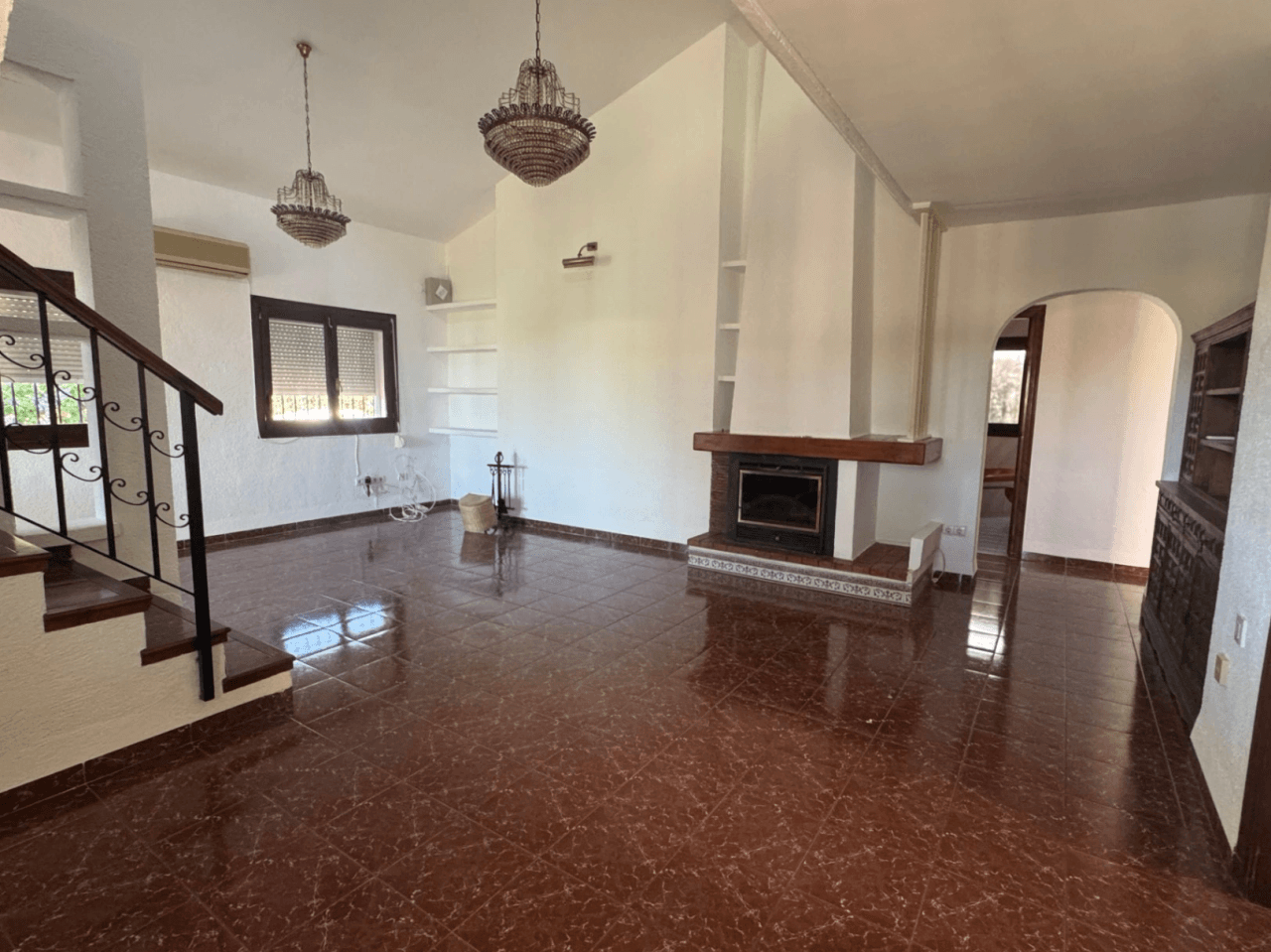 Chalet en venta en Denia, El Montgó: 3 dormitorios + altillo y piscina.