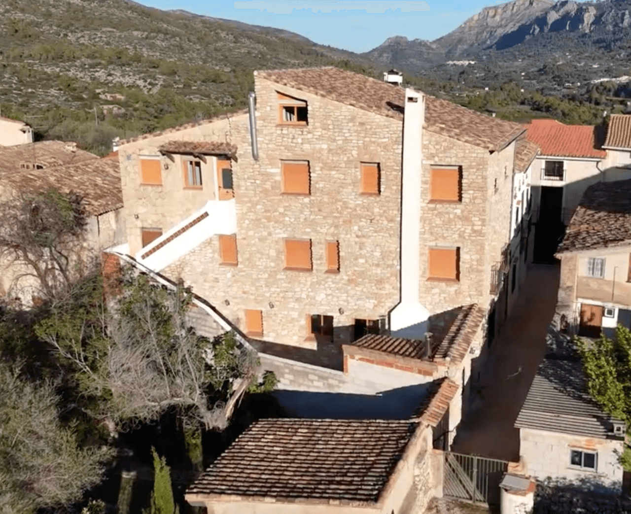 Chalet en venta con 9 dormitorios en La Carroja, Alicante