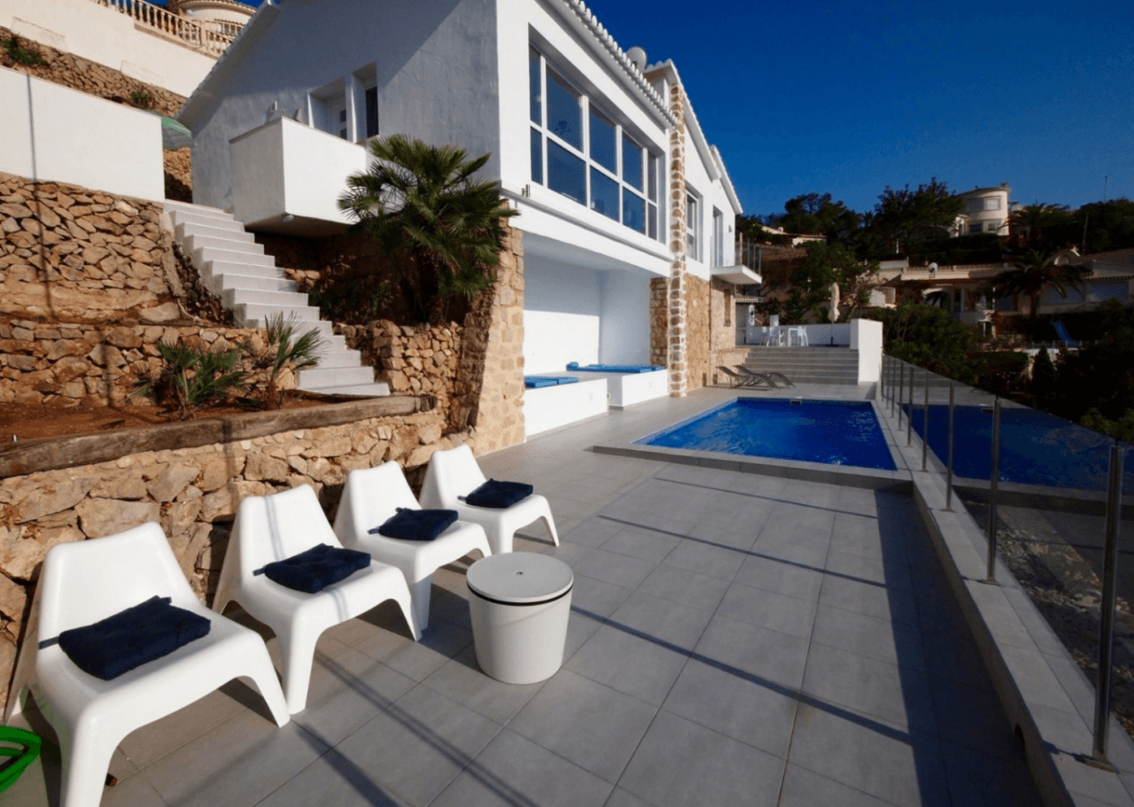 Villa en Las Rotas – vistas panormicas, de las pocas que ya quedan en Denia!