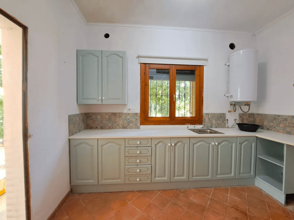 Villa familiar con piscina en venta en Orba