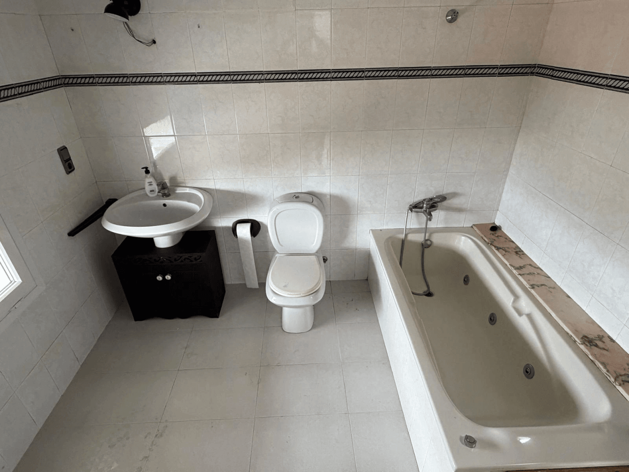 VENTA ADOSADO 3 DORMITORIOS EN PRIMERA LINEA