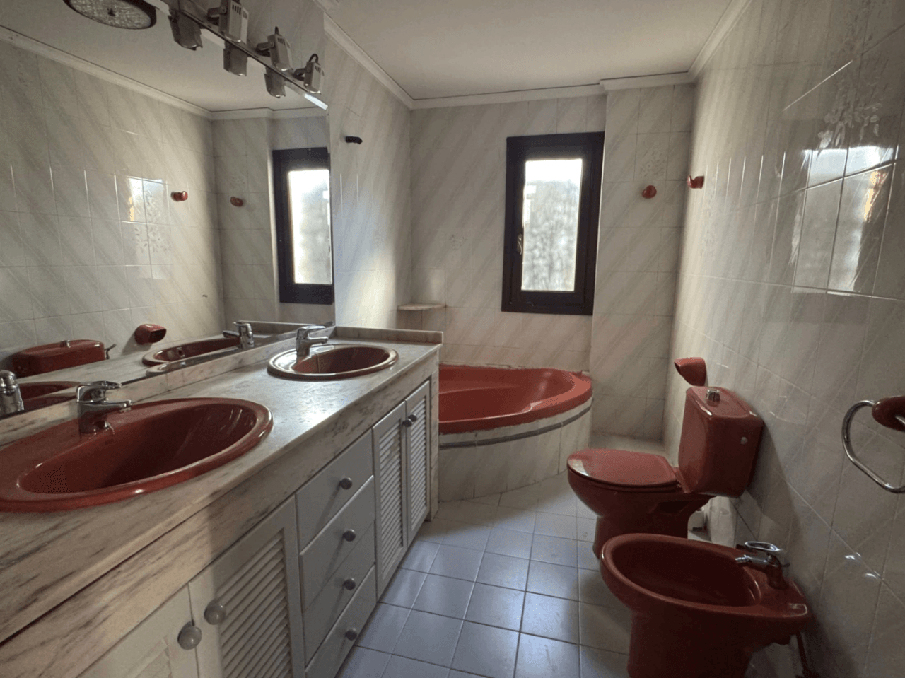 Chalet en venta en Denia, El Montgó: 3 dormitorios + altillo y piscina.