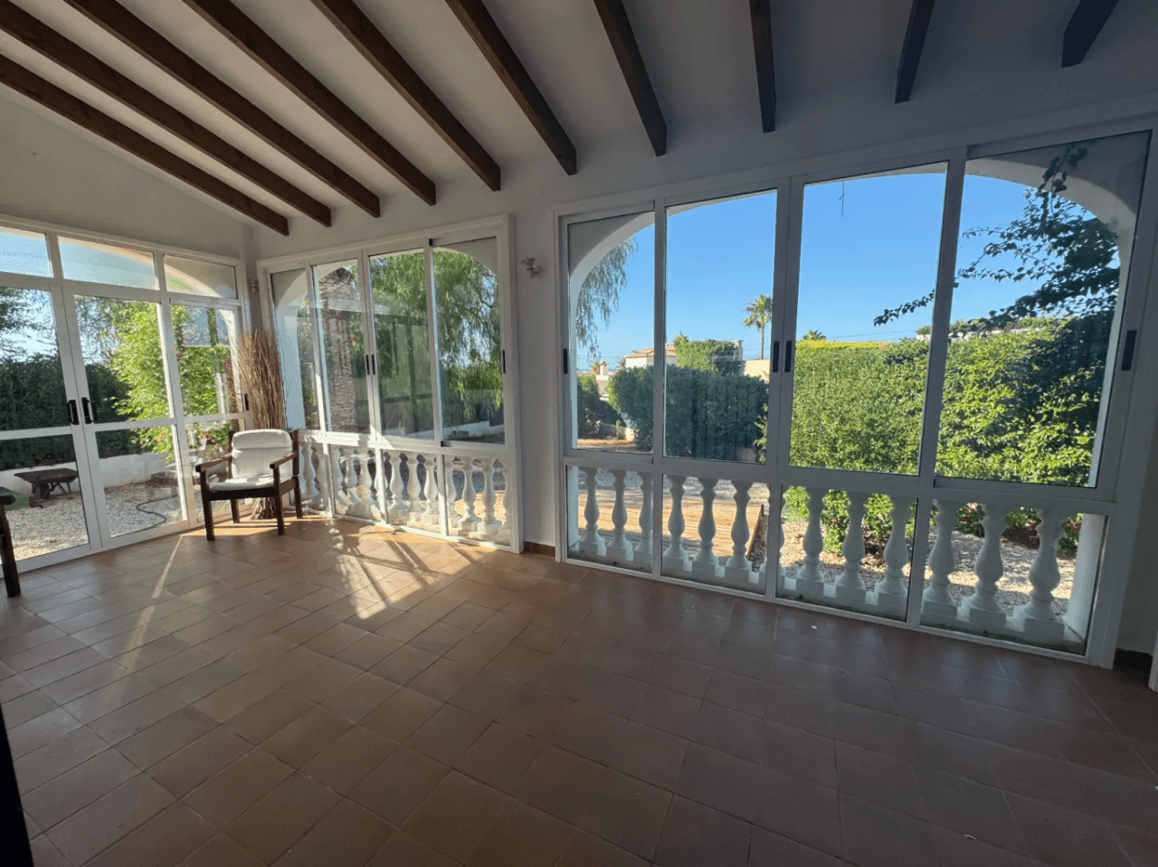 Chalet en venta en Denia, El Montgó: 3 dormitorios + altillo y piscina.