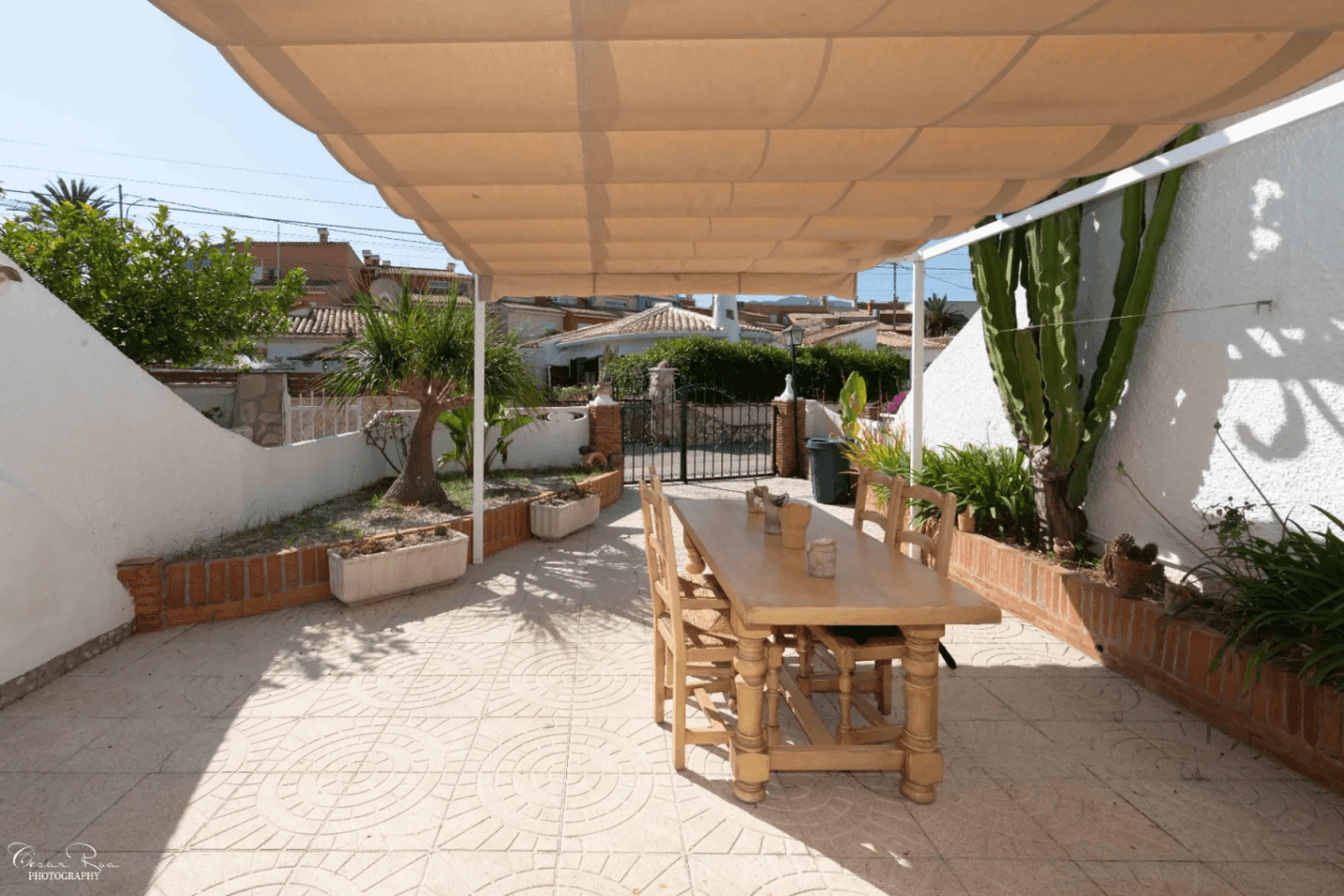 Apartamento de 3 dormitorios en venta en Las Marinas, Denia