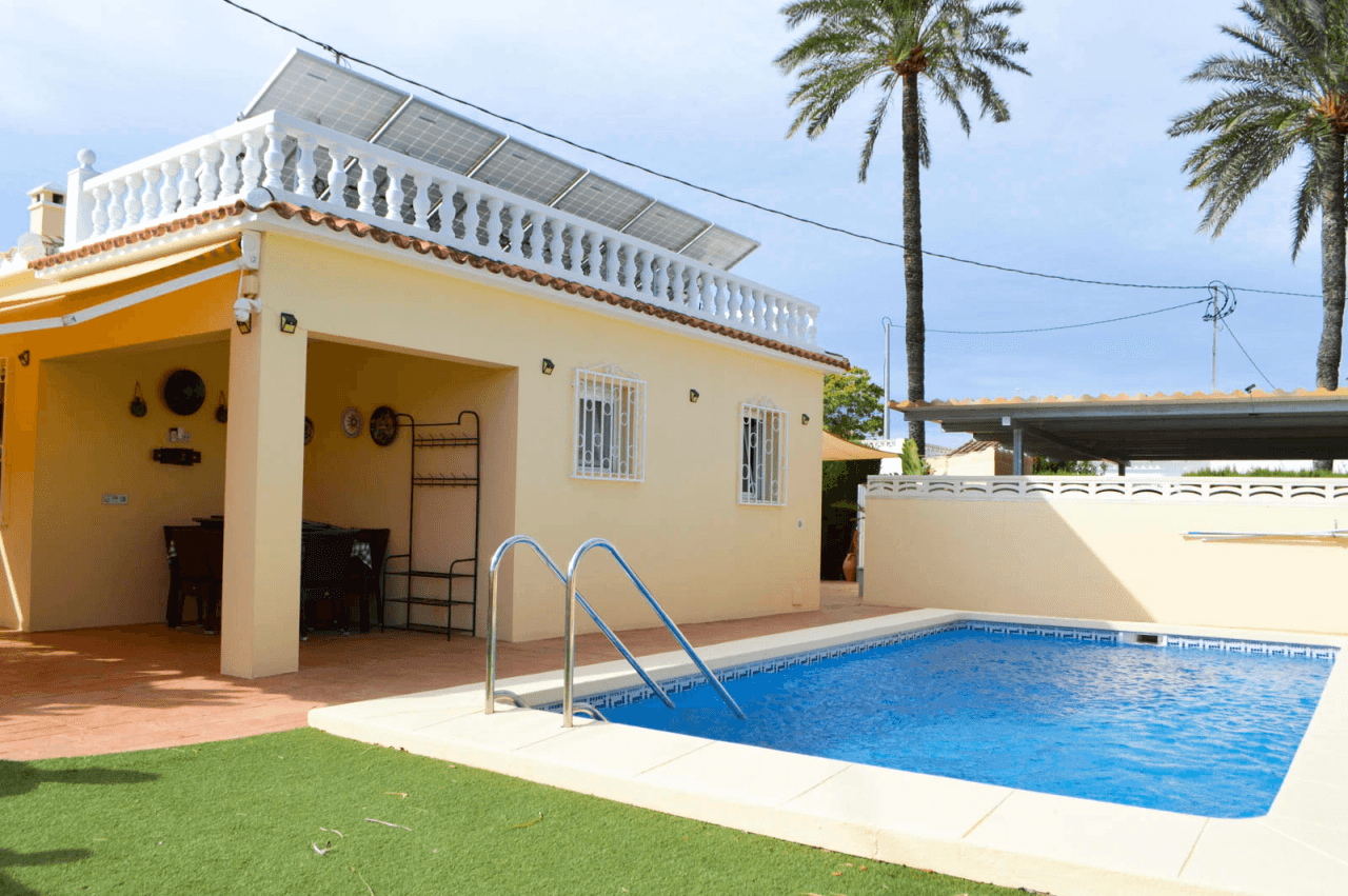 Villa de 4 dormitorios en Las Marinas, en la zona de Las Brisas