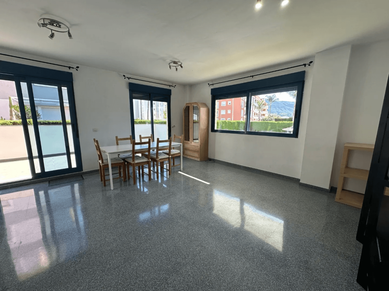 Apartamento en venta de 3 habitaciones en Denia, Alicante.