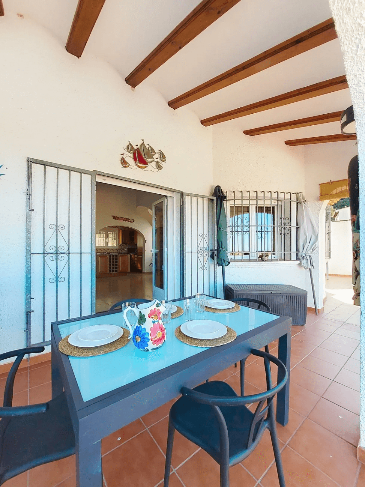 Villa con piscina y vistas abiertas en Monte Pego