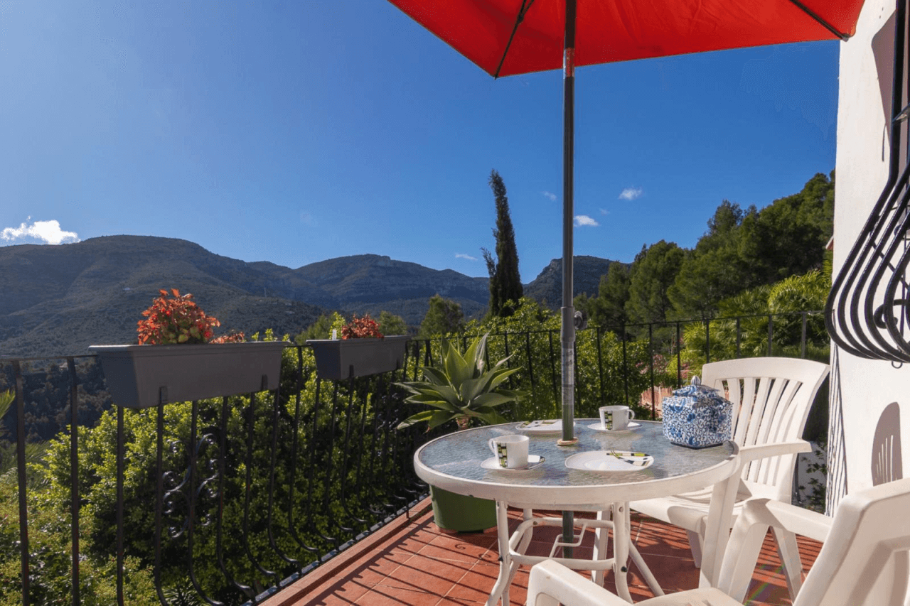 Villa con piscina y vistas a la montaña - Benigembla
